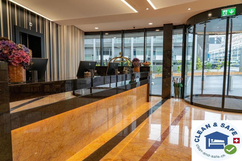 แนช สวีท โฮเต็ล Hotel Le Grand Saconnex ภายนอก รูปภาพ